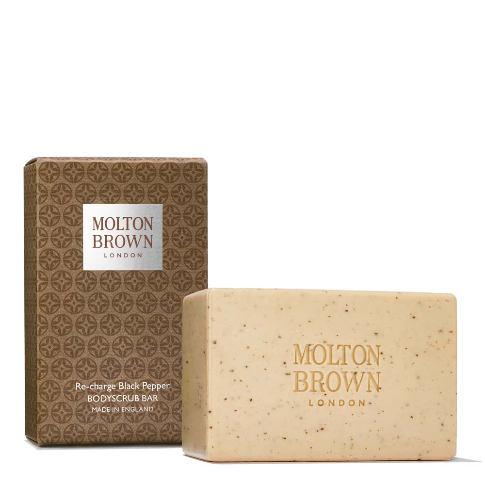 Molton Brown recharge black pepper peeling